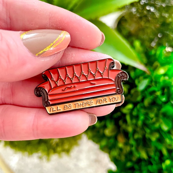 Friends Pin - Picture 4 of 5